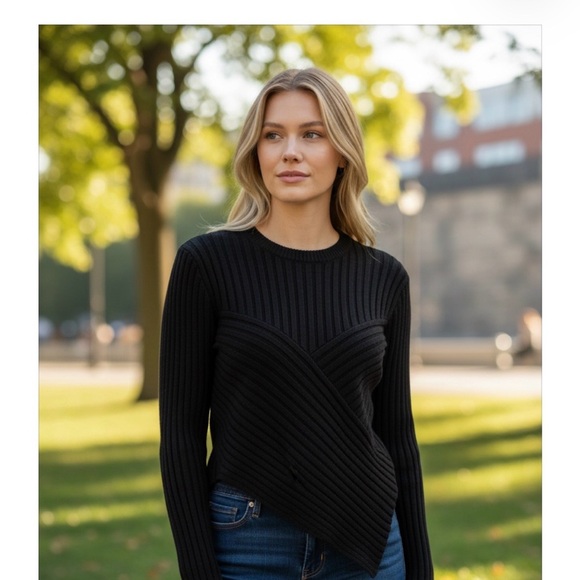 Steve Madden Black Asymmetrical Ribbed Top - Picture 3 of 3